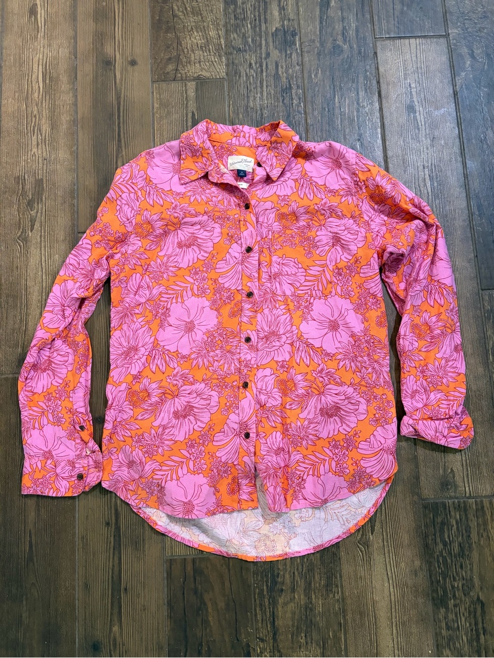 Universal Thread Linen blend button up top